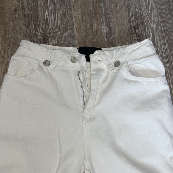 BOOHOO X MADISON BEER white cargo jeans - Picture 4 of 4